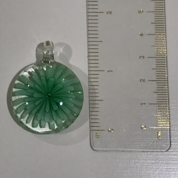 Beautiful Flower Pendant - Picture 8 of 9